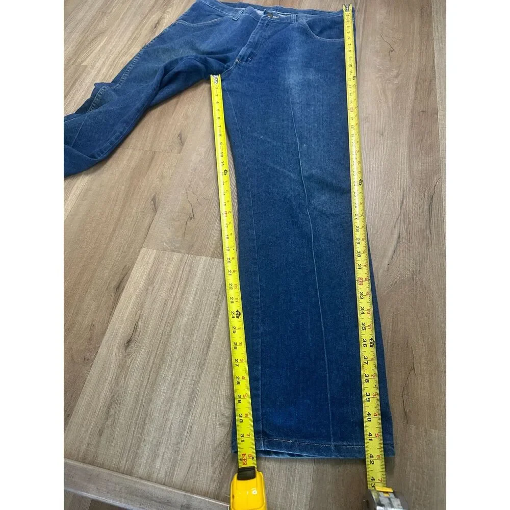 VTG Wrangler Mens Size 36X32 Regular Fit Medium Wash Denim Jeans